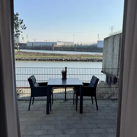 לינה וארוחת בוקר 't Dijkhuysje 3*